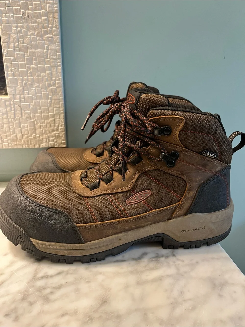 Keen Brown and Black Men's Waterproof Hiking/work boots composite toe